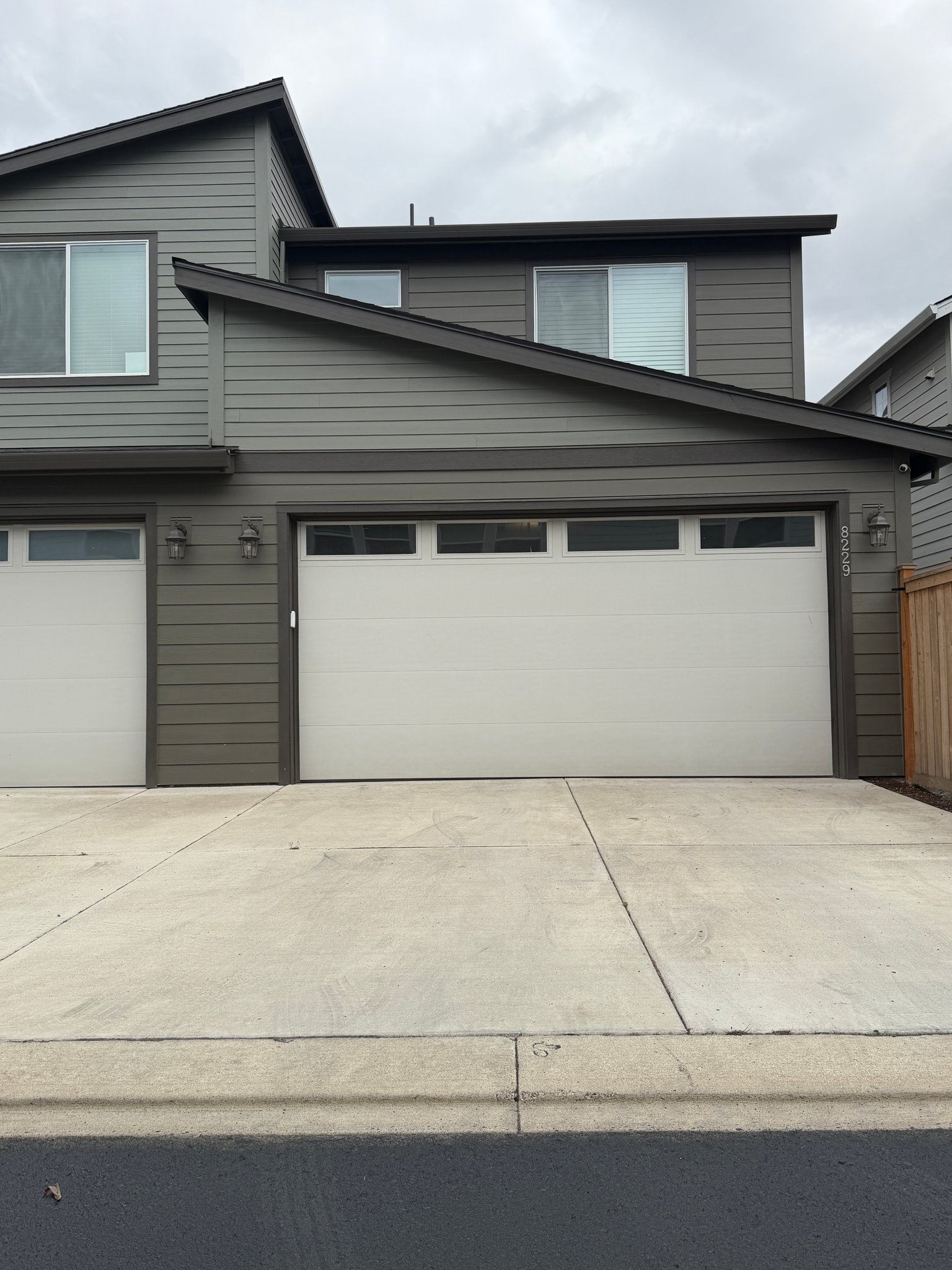 Hillsboro Townhome: 8229 SE Kinnaman St