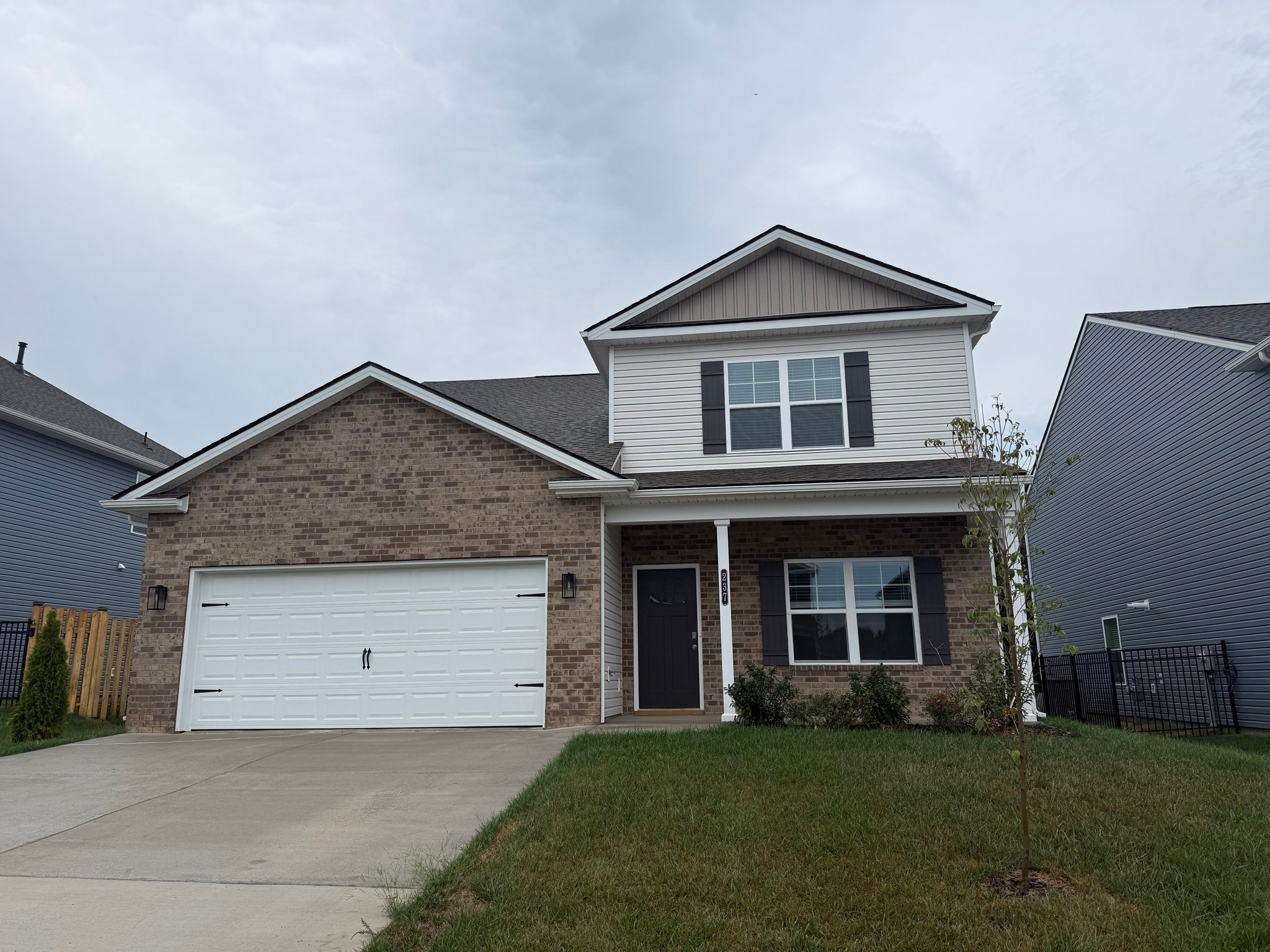 Blountville House: 237 Chimney View Loop