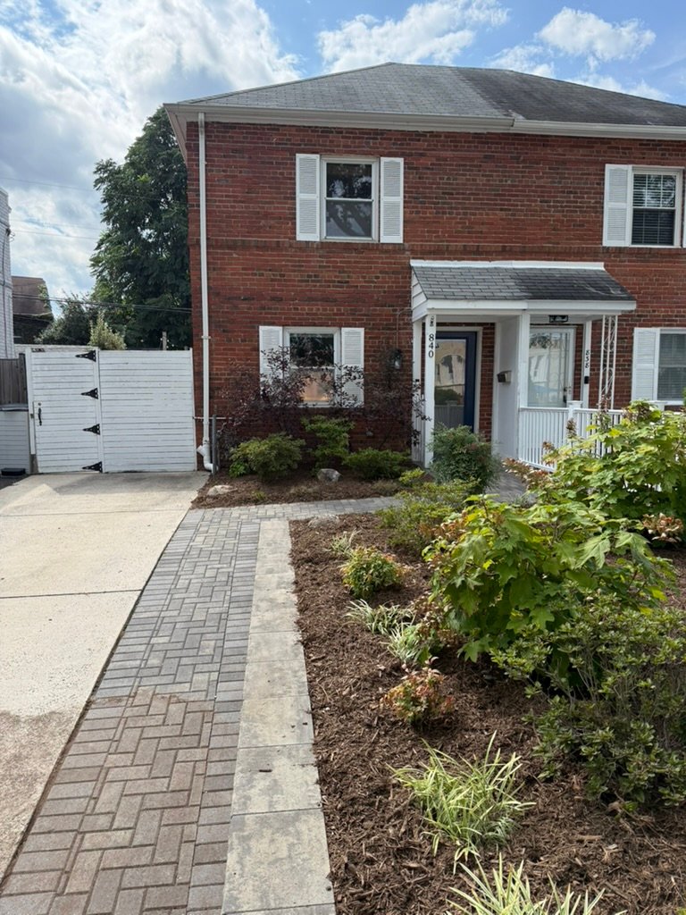 ARLINGTON Townhome: 840 South Highland Street