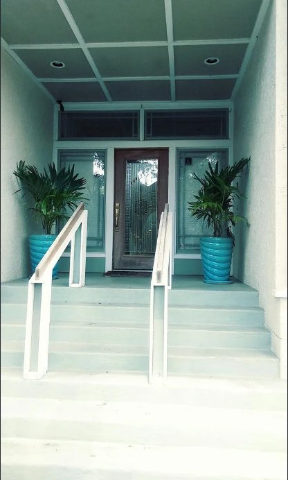 Tampa House: 2517 S Parkview St