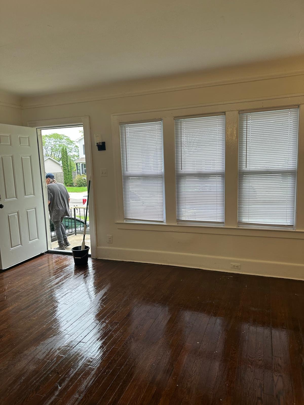 Detroit House: 4733 Lakepointe St