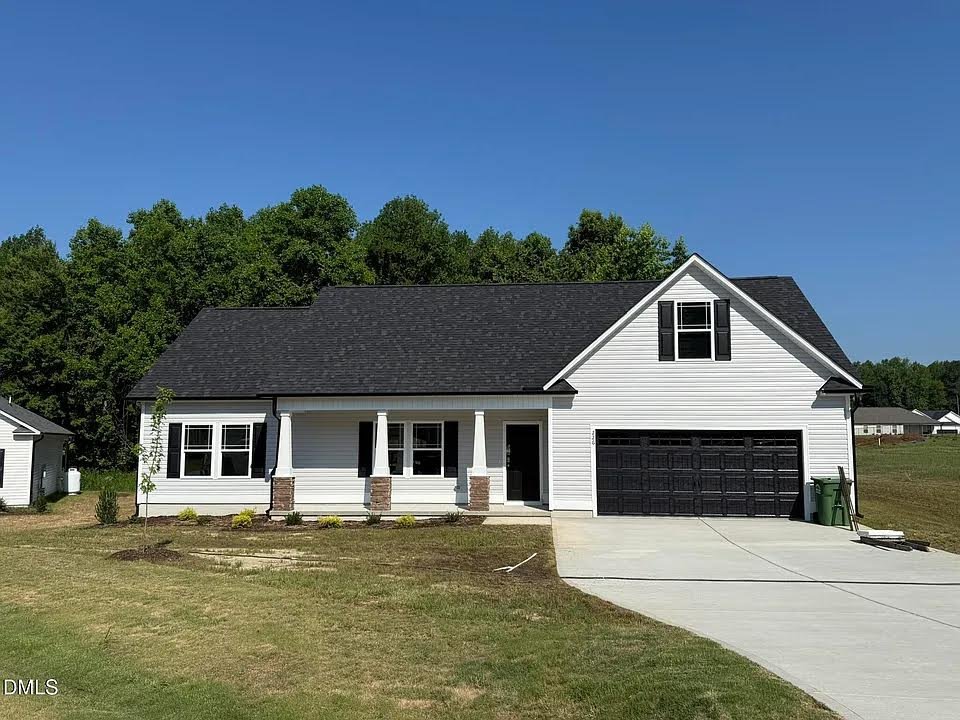 Four Oaks House: 226 Mangrove Ct