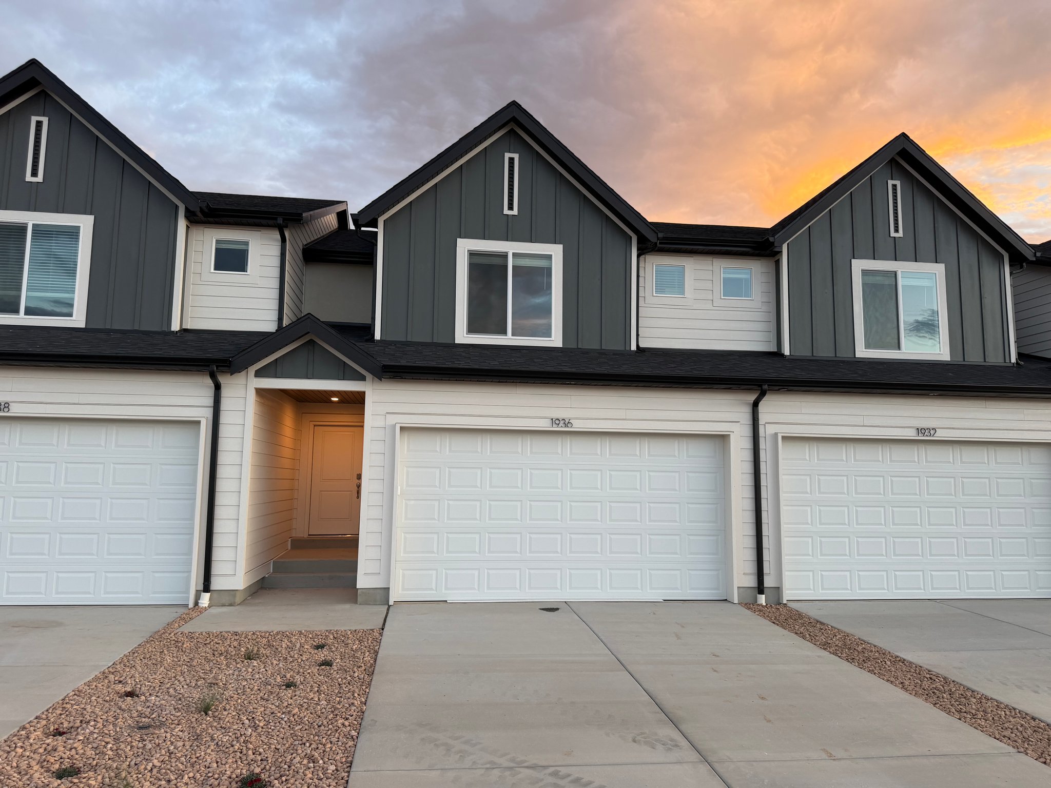 salem Other: 1936 E Corriente Dr