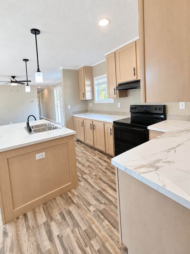 Lexington House: 173 Sawyer St