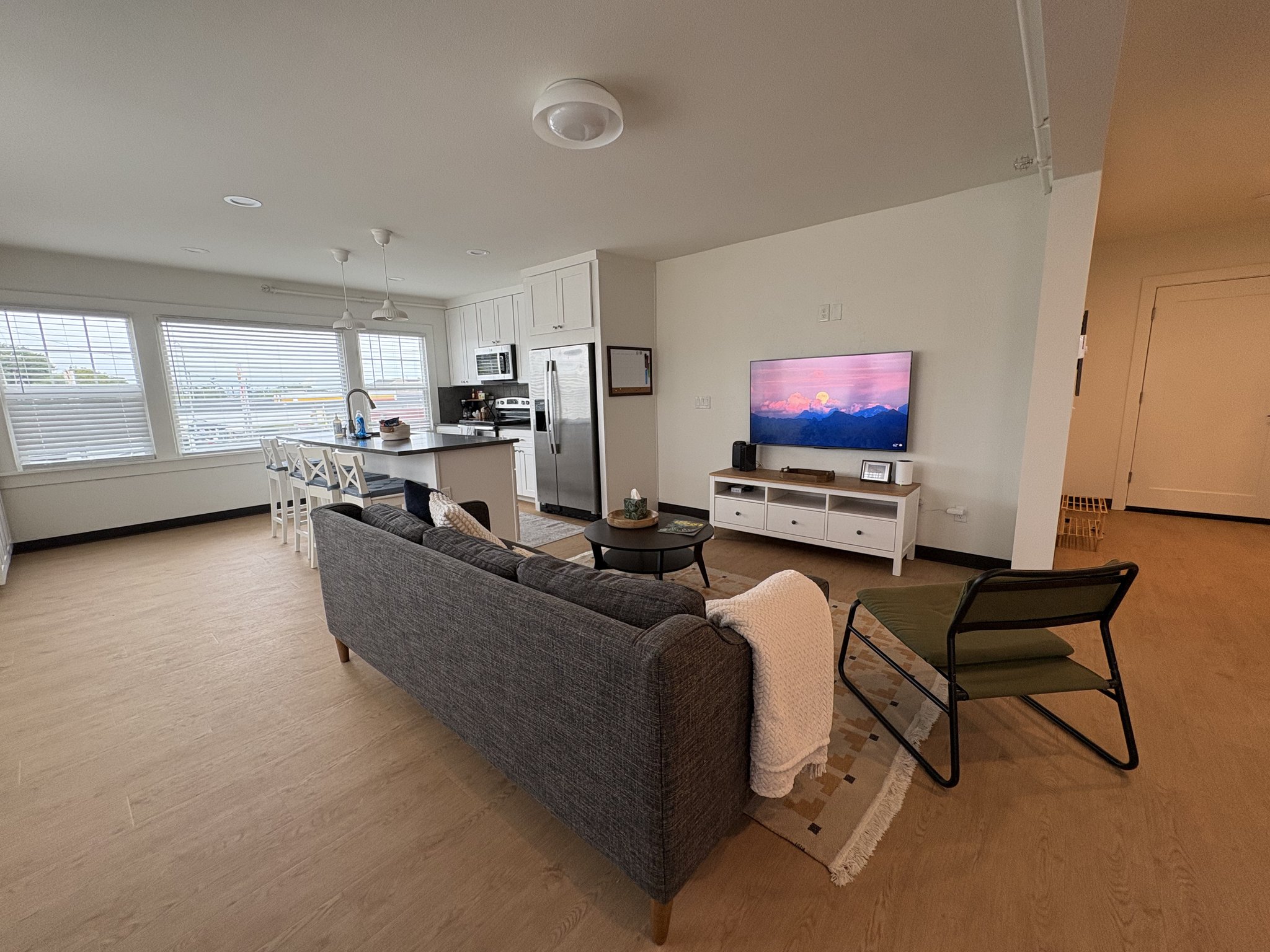 Warrenton Apartment: 60 S Main Ave
