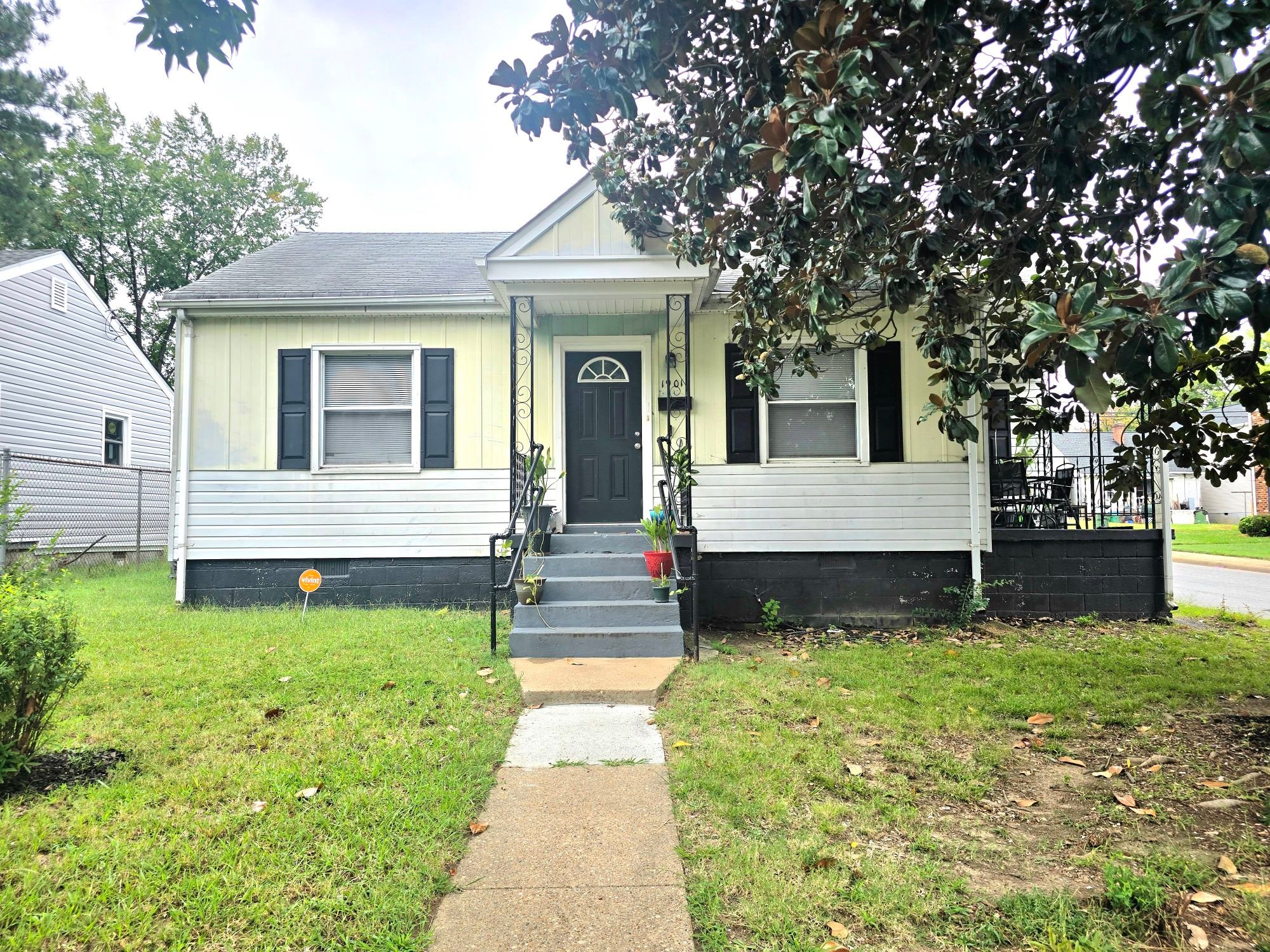 Richmond House: 1901 Chicago Ave
