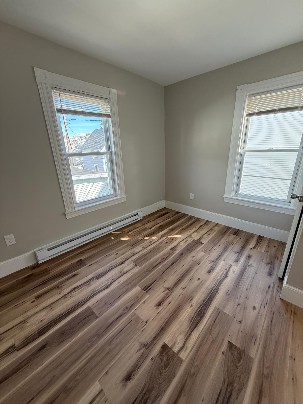 Manchester Apartment: 219 Laurel Street