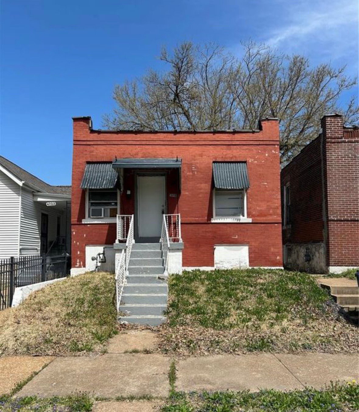 St.Louis House: 4021 Green Lea Place