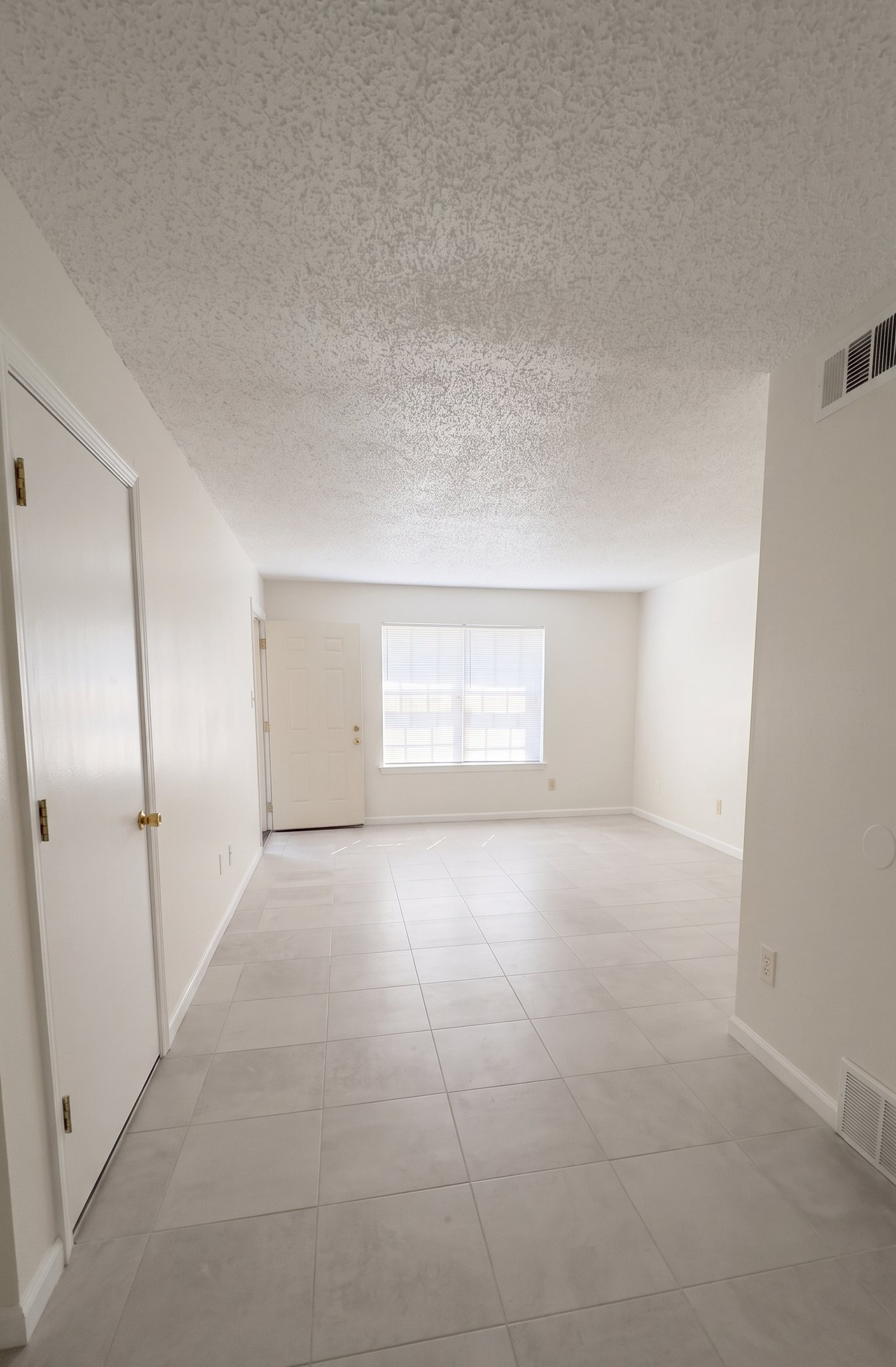 Memphis Apartment: 176 Hillview Ave