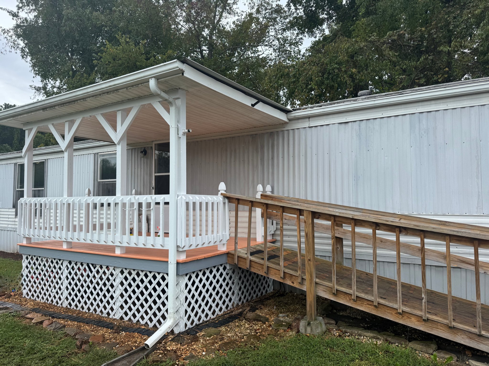 Elizabethton House: 110 A Hobart Hyder Dr