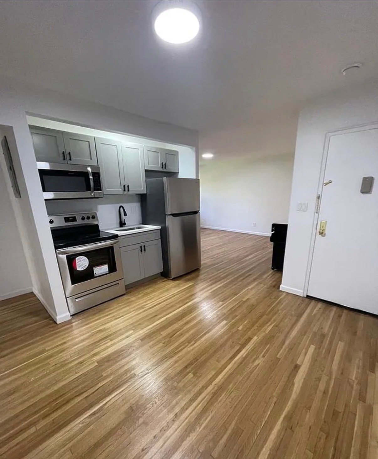 Mount Vernon Apartment: 30 Archer Ave