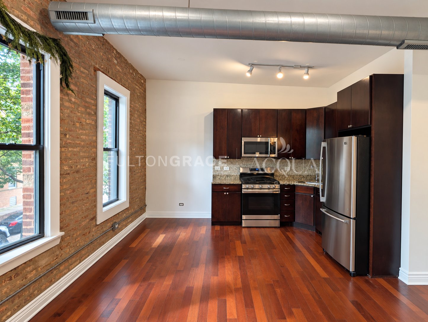 Chicago Condo: 1946 W Bradley Pl