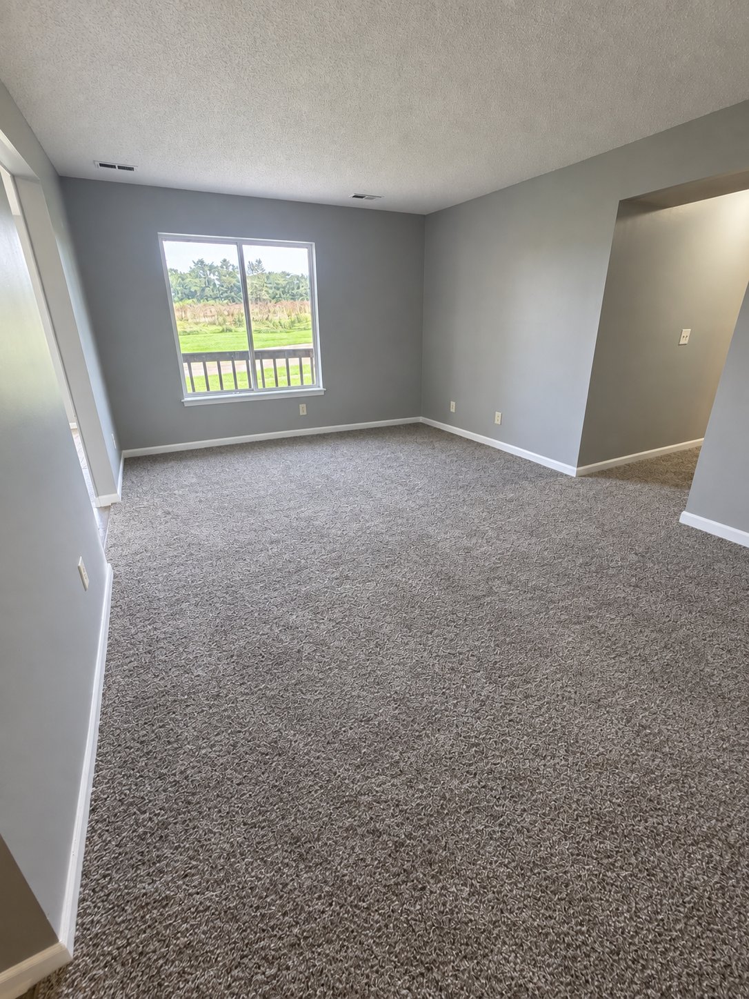 Hamilton Apartment: 848 Gordon Smith Blvd