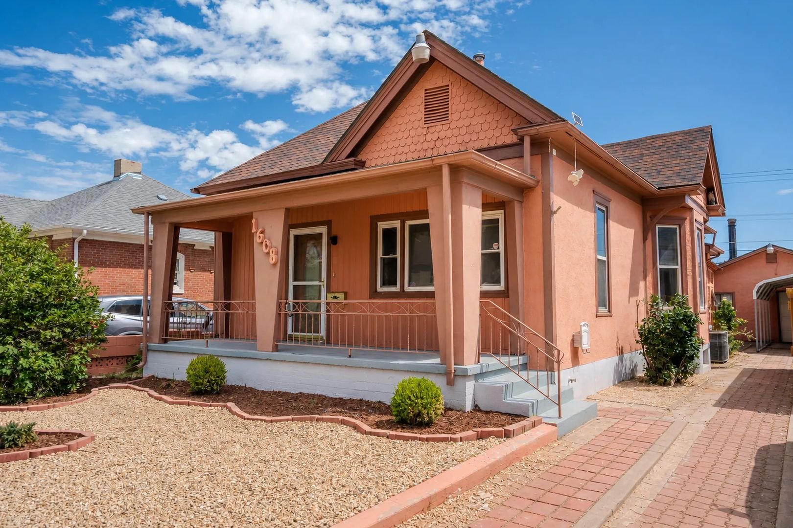 Pueblo House: 1608 E Routt Ave