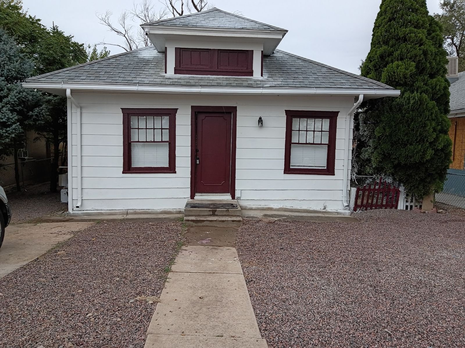 Pueblo House: 1317 N La Crosse Ave