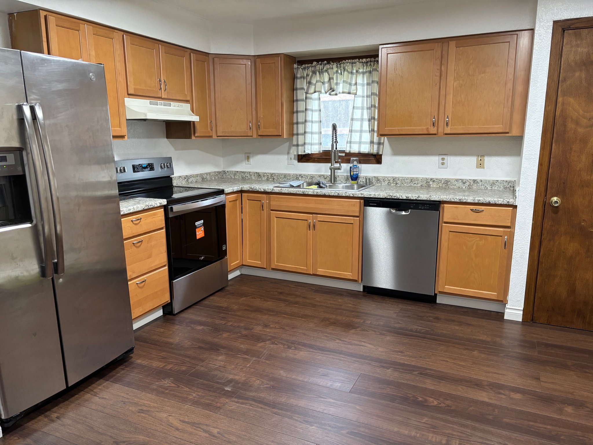 Anchorage Multiplex: 1180 Golden Dawn Cir #2