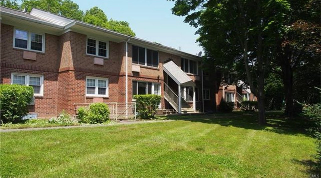 Fairfield Condo: 123 Katona Dr