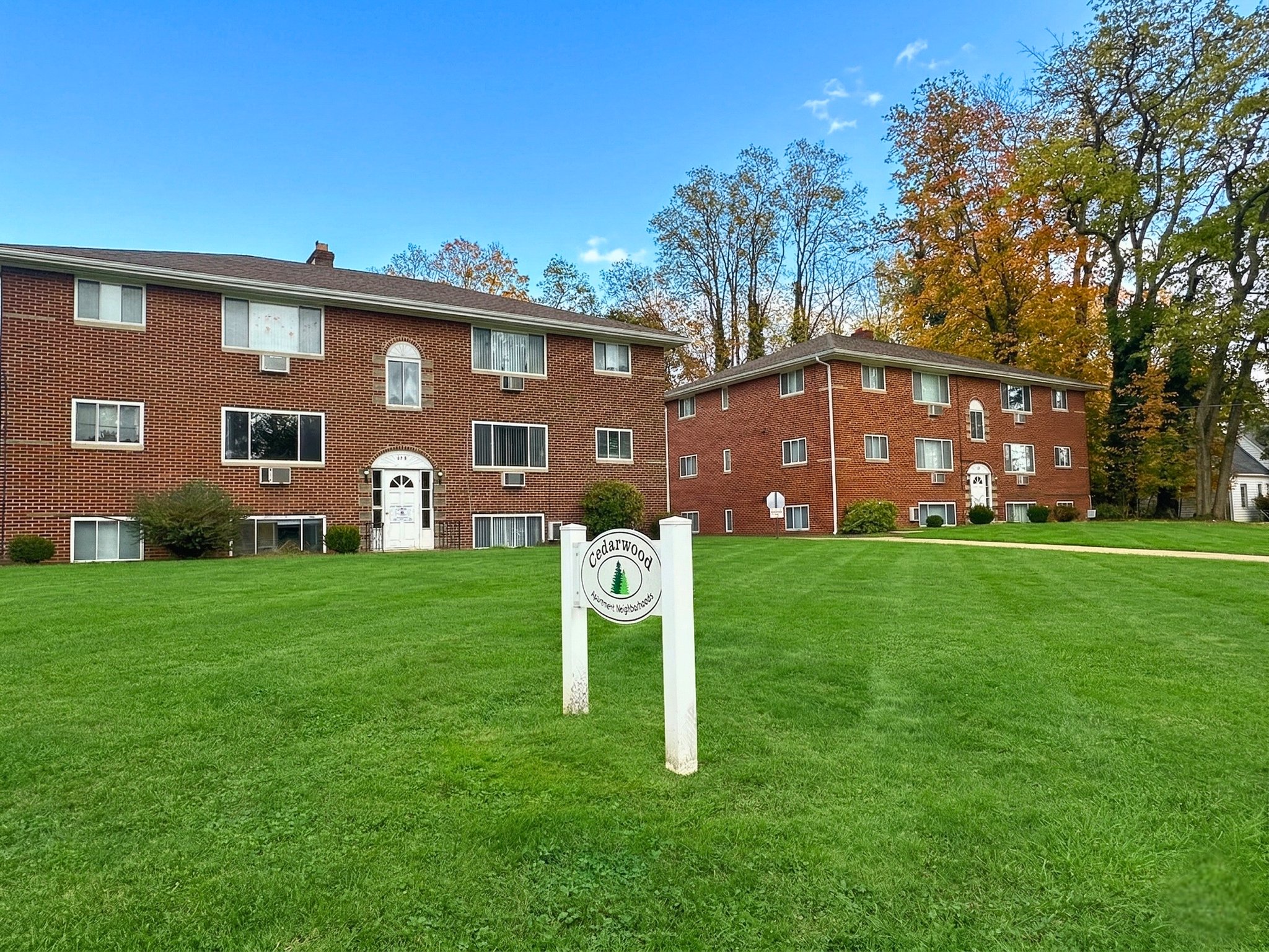 Munroe Falls Apartment: 336 N. Main Street Apt. 5