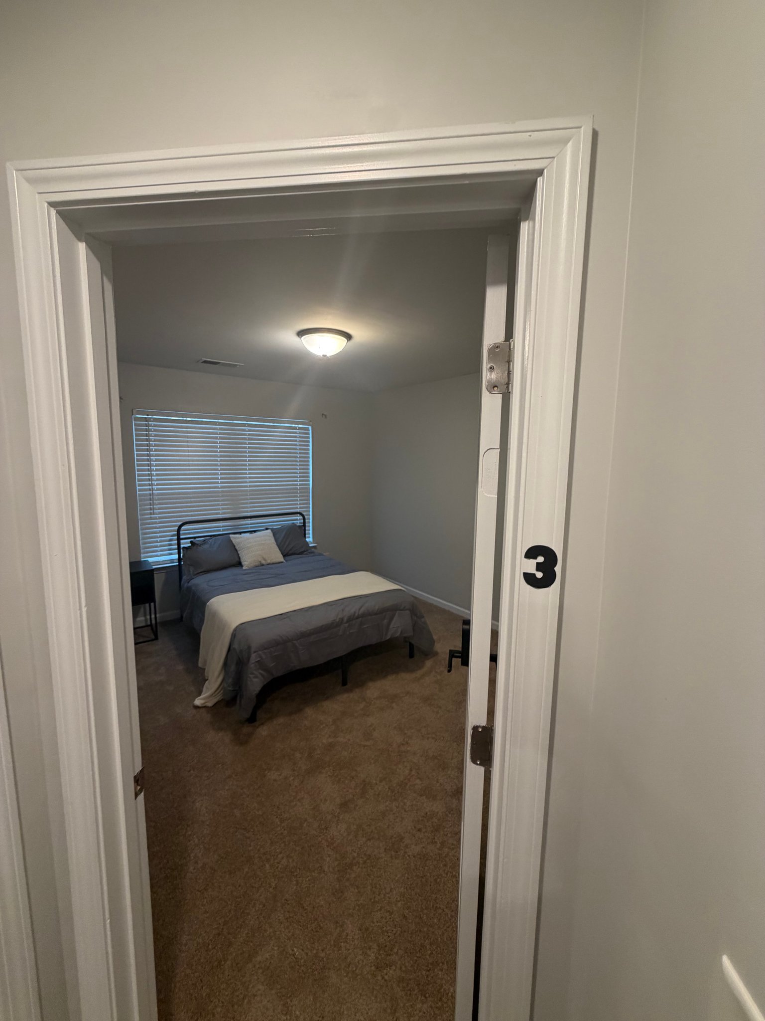 Charlotte Single Room: 15012 Savannah Hall Dr