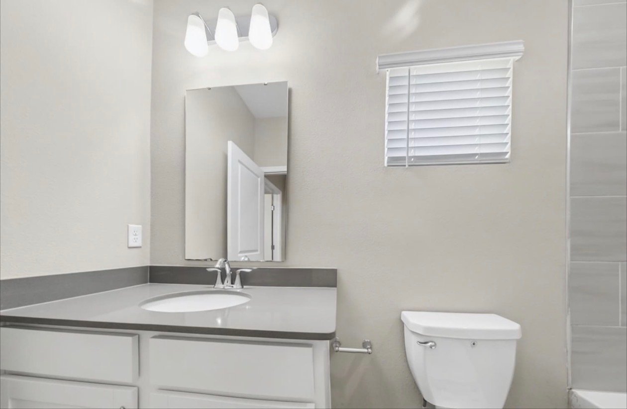 Jacksonville House: 6334 Starlight Dr