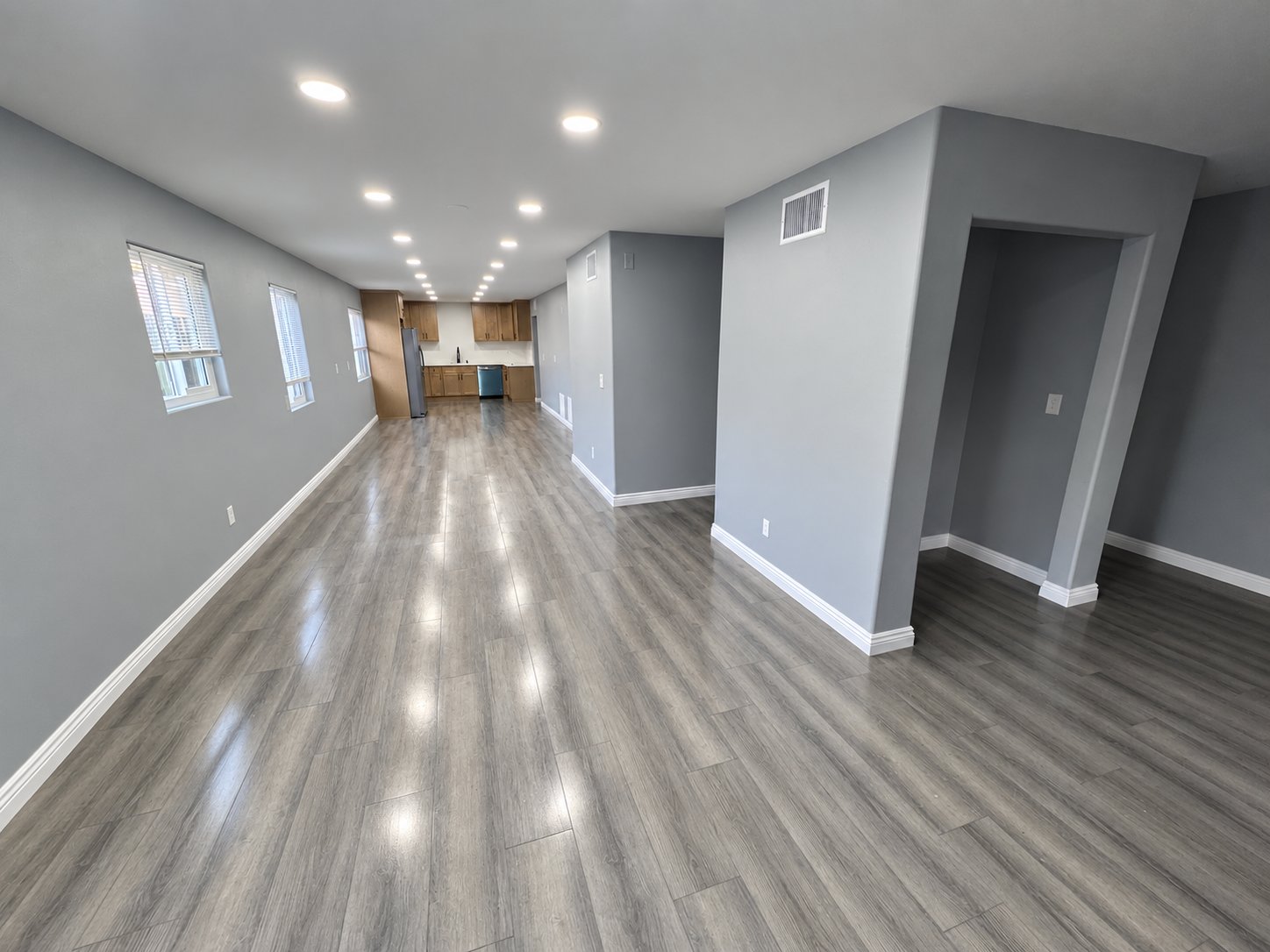 Los Angeles Single Room: 347 W 67th St