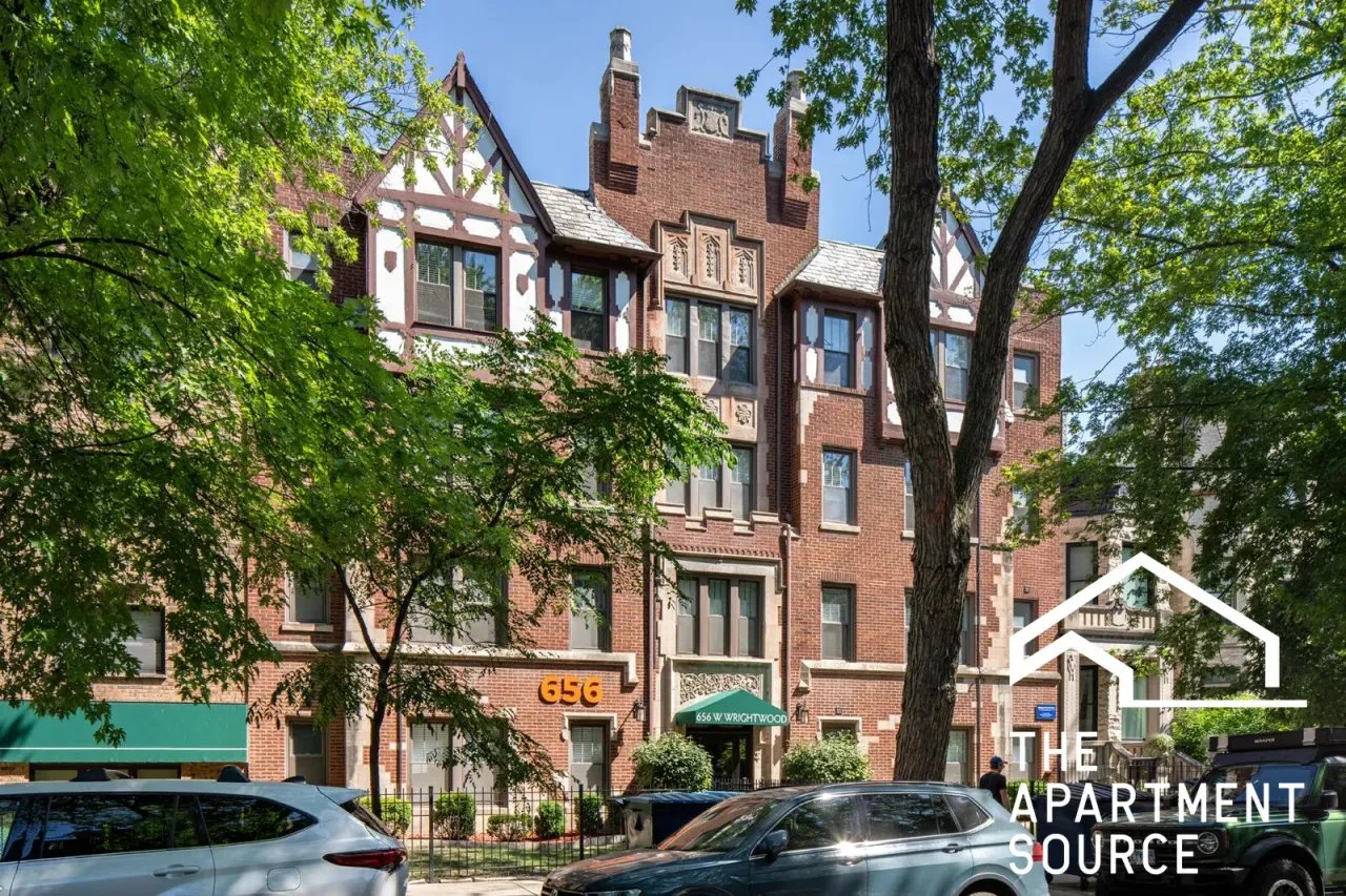 Chicago Apartment: 656 West Wrightwood Avenue #207 Chicago, IL 60614