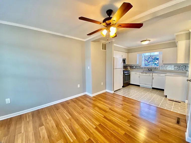 tarrytown Townhome: 16 chesnut ave