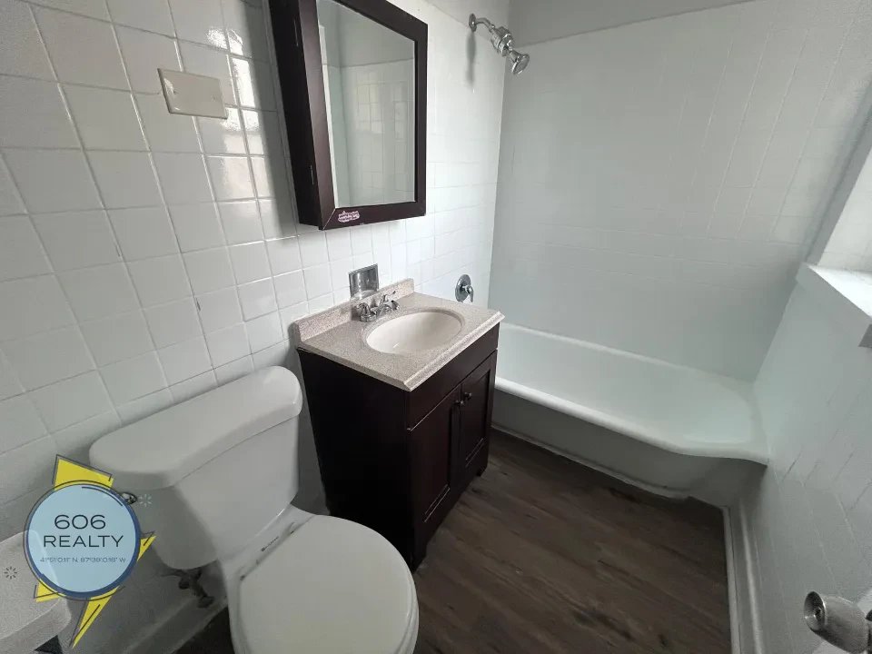Chicago Apartment: 7346 North Damen Avenue #2 Chicago, IL 60645