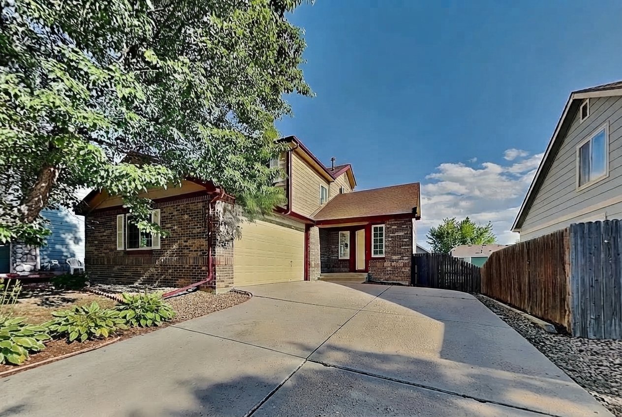 Aurora House: 21062 E Mansfield Pl