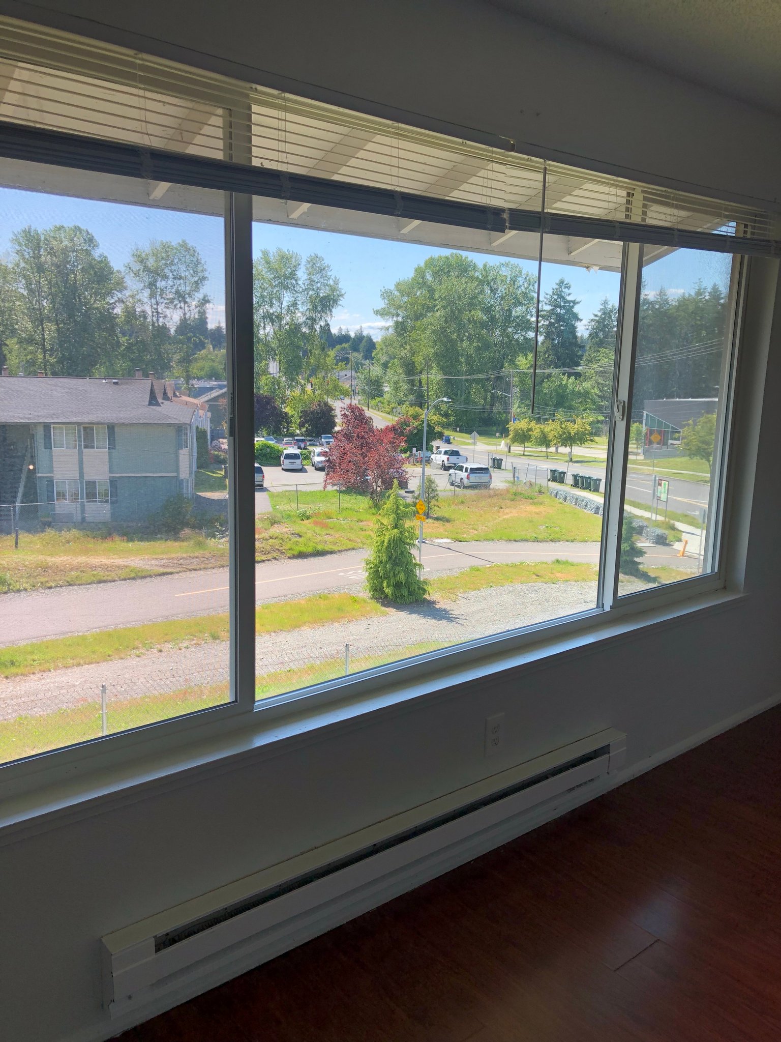 Tacoma Apartment: 1928 E 56 ST