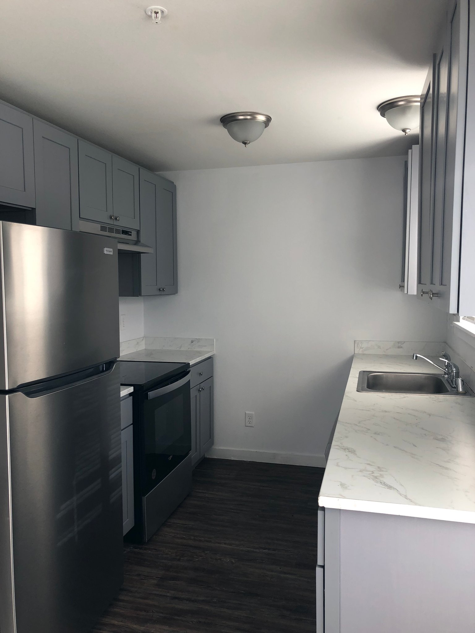 Tacoma Apartment: 1928 E 56 ST