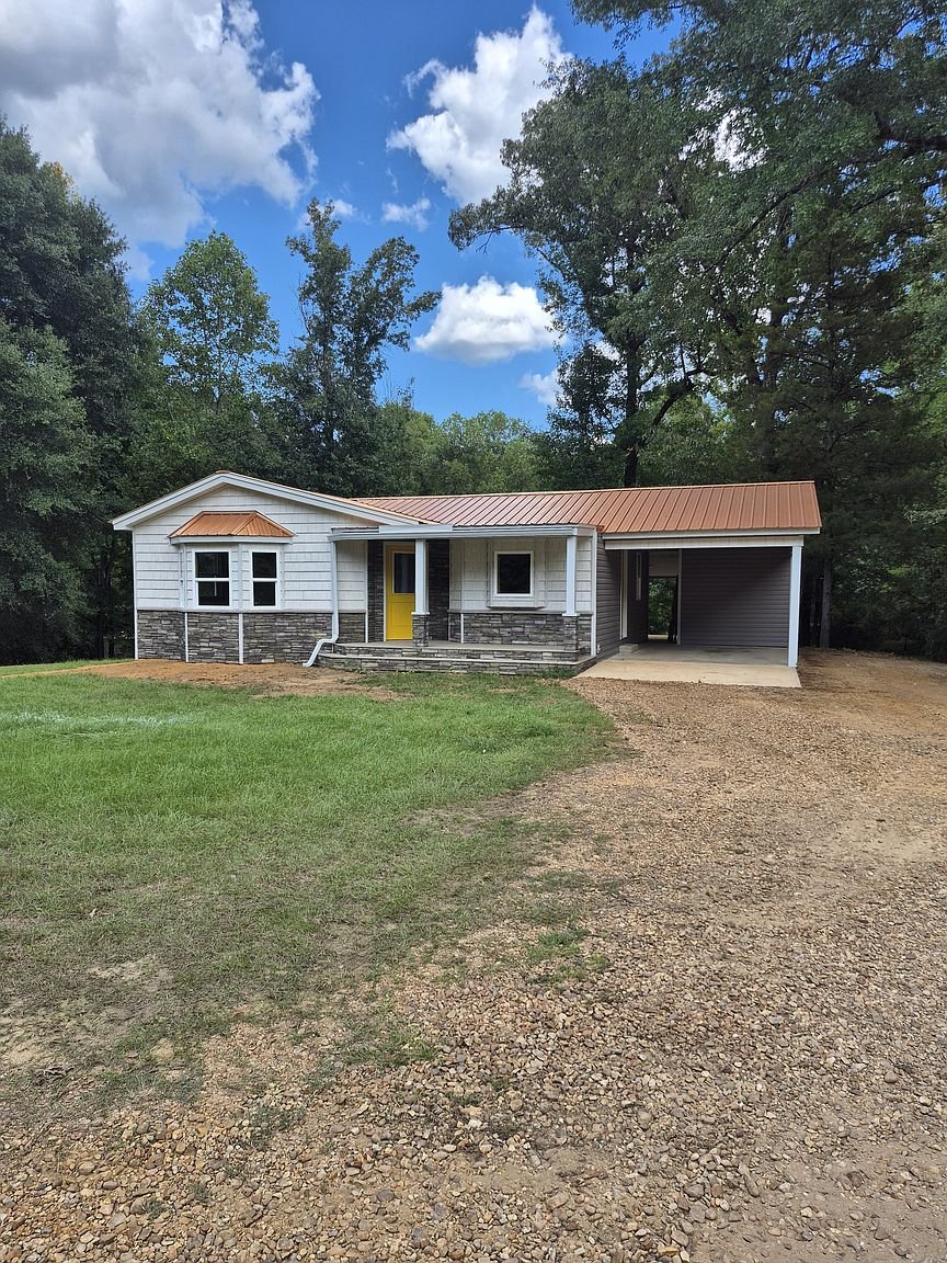 Columbus House: 94 N Dennis Trl