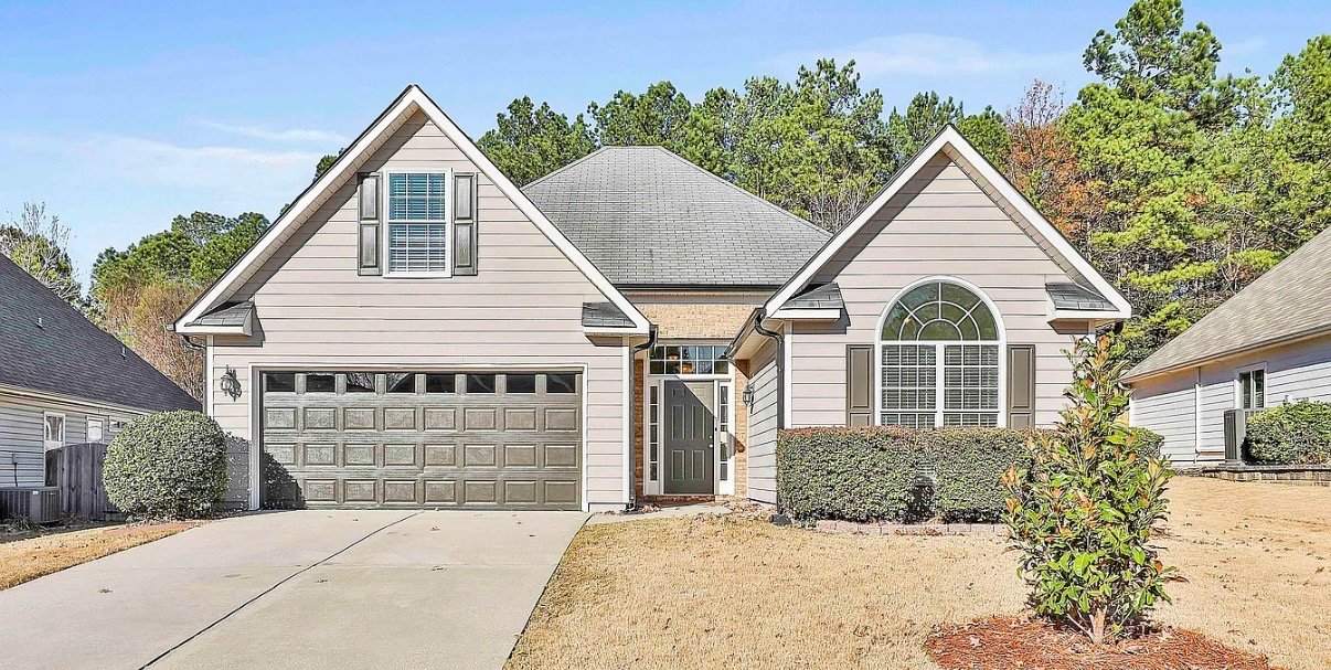 Peachtree City House: 264 Turnbridge Cir