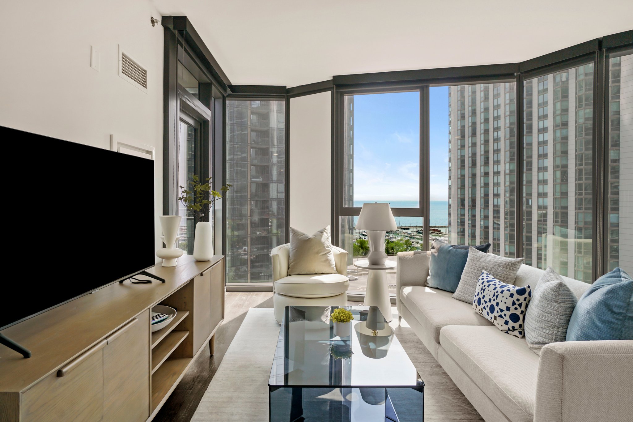 Chicago Condo: 470 East Waterside Drive