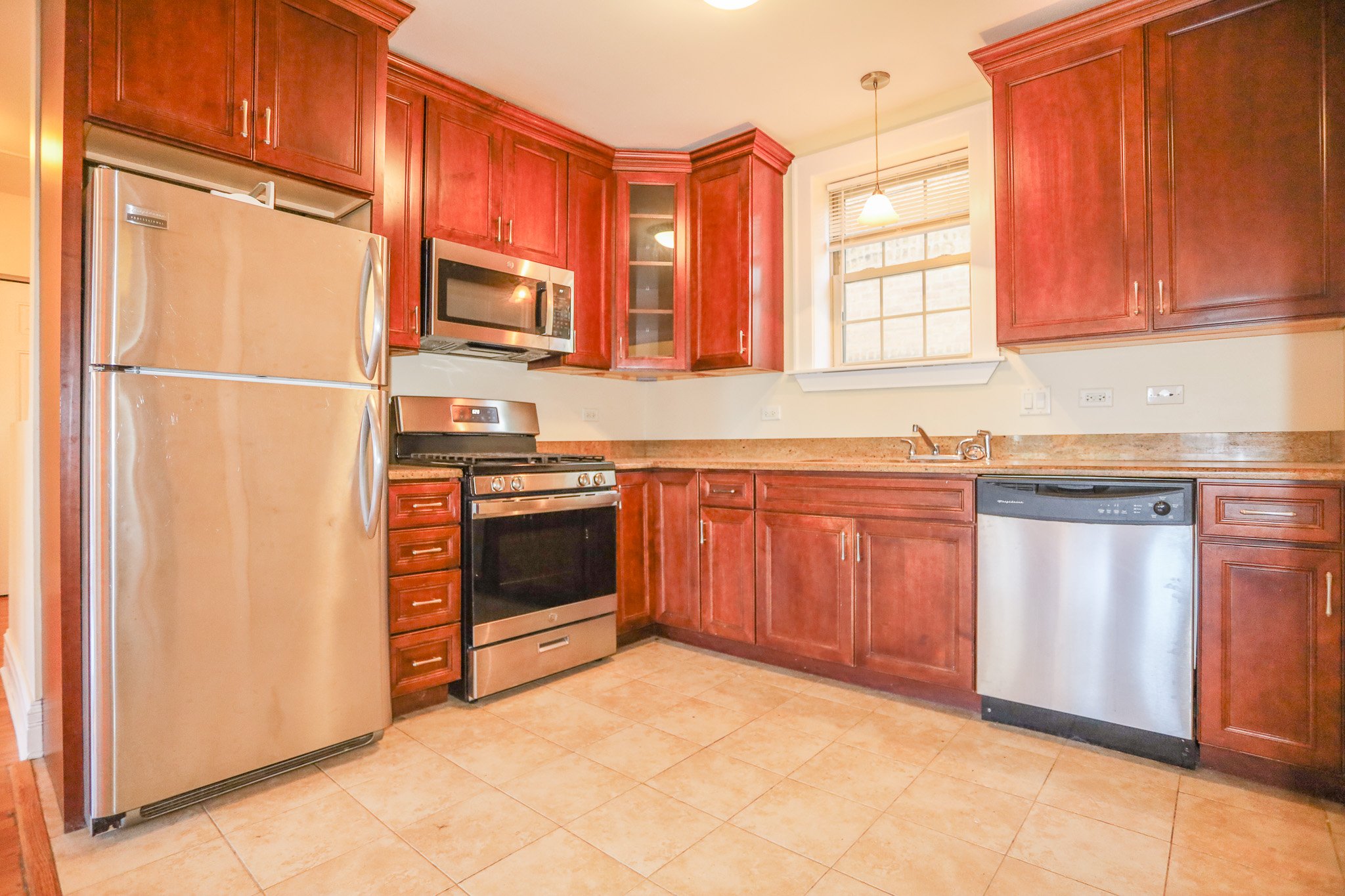 Chicago Apartment: 2050 Summerdale