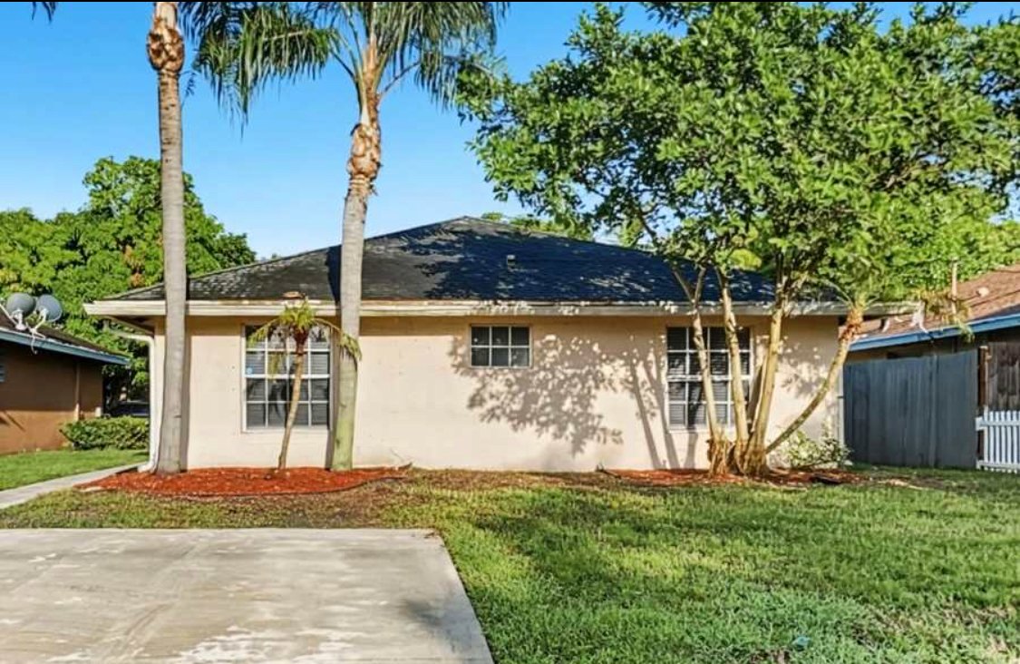 West Palm Beach Townhome: 2611 Alexander Ave