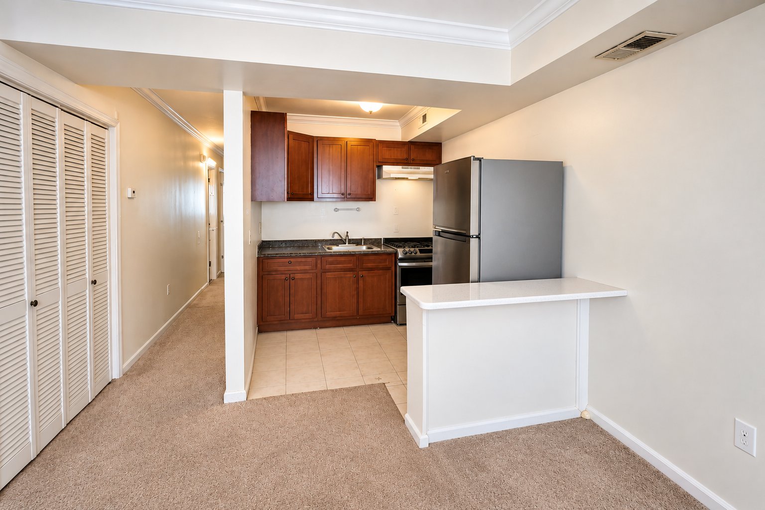 Washington Apartment: 2259 12th St NW