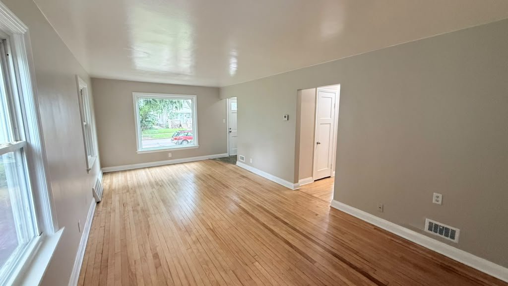 Milwaukee House: 5726 N 40th St
