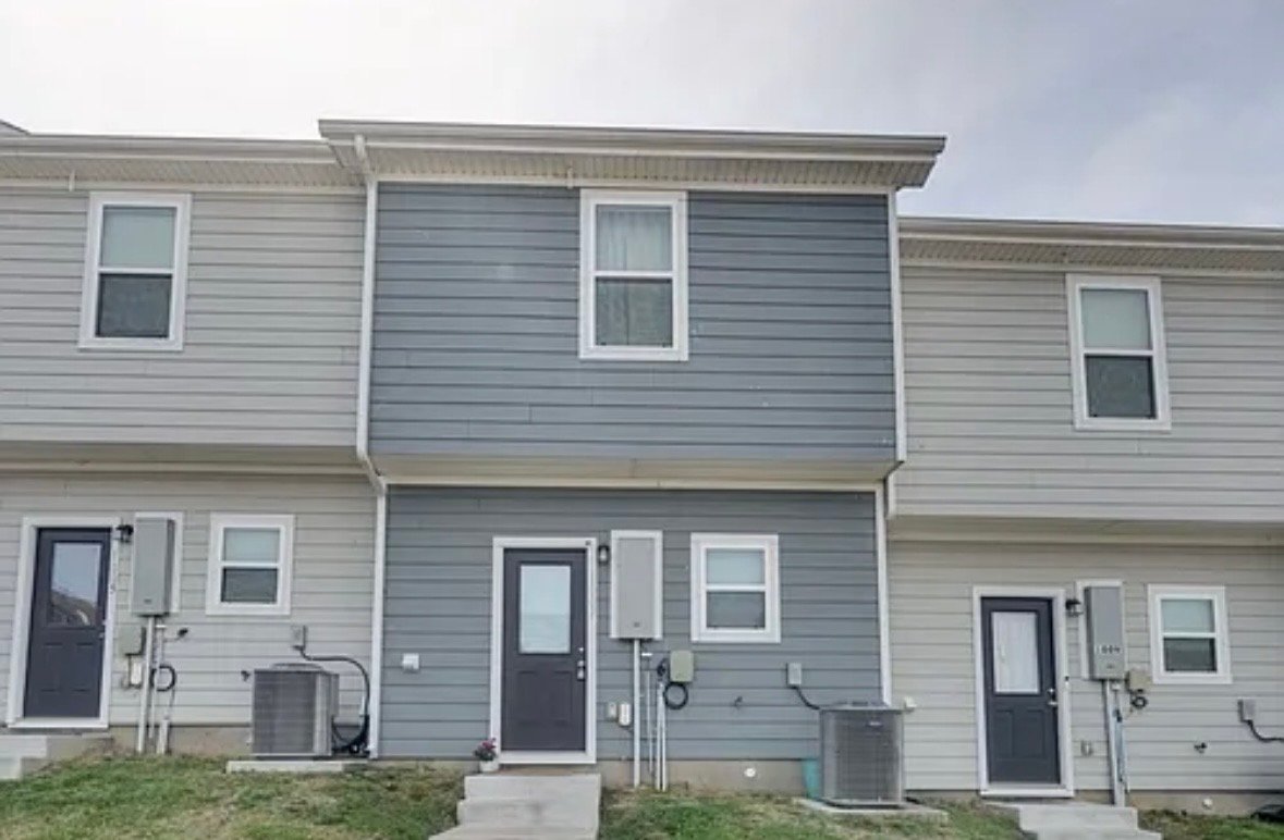 LA VERGNE Townhome: 1007 glen Marcus Drive