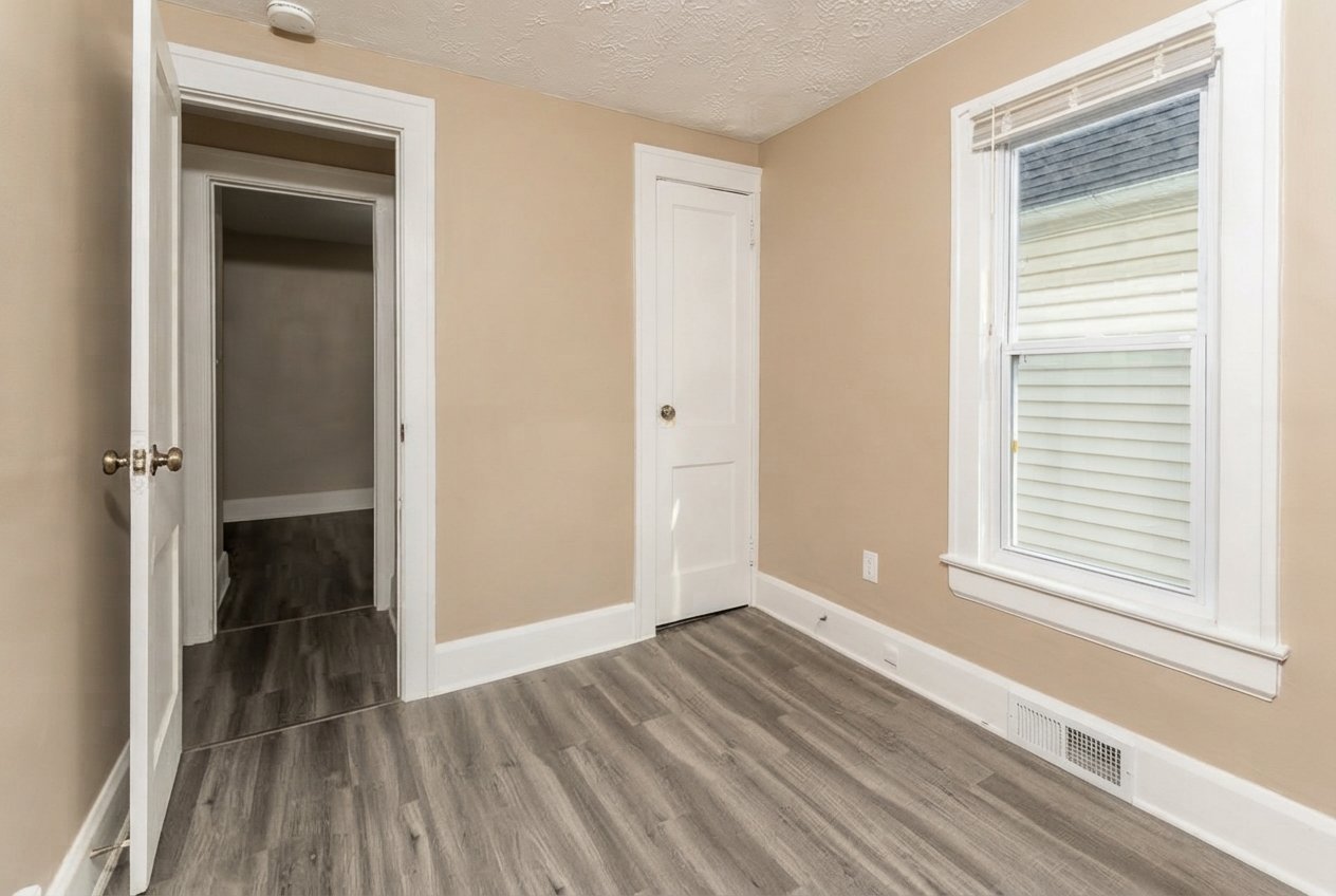 Hamilton House: 1122 Reservoir