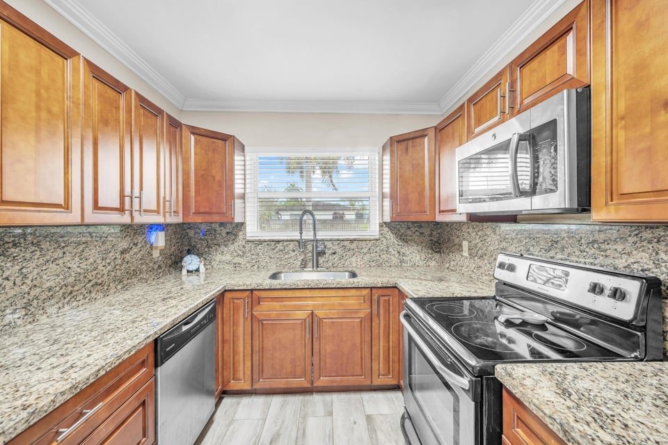 Dania Beach House: 301 SE 3RD Terrace