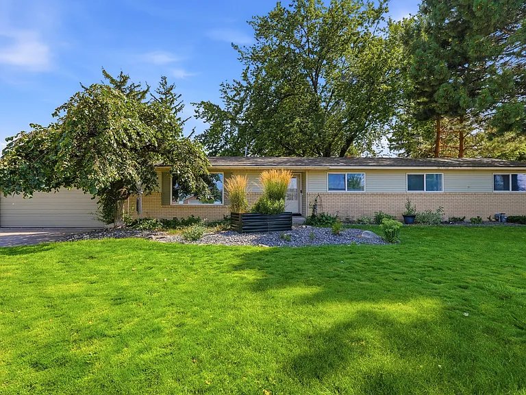 Preston House: 83 W 800 S