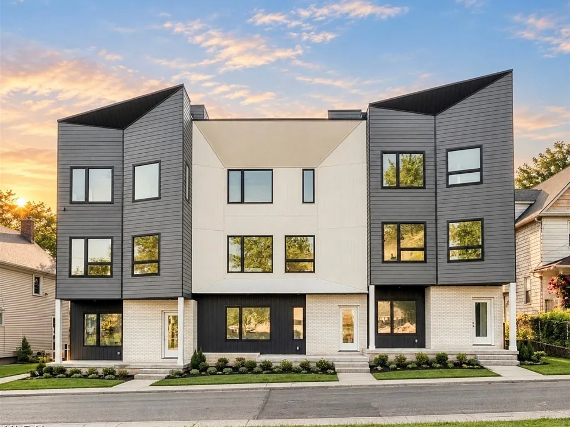 Cleveland Townhome: 1367 W 74th St