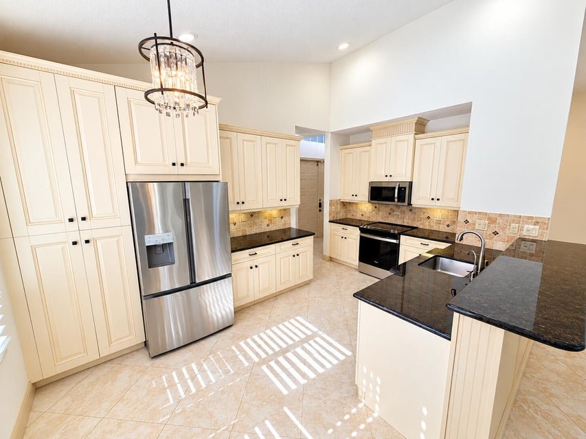 Parkland House: 6841 NW 81ST Court