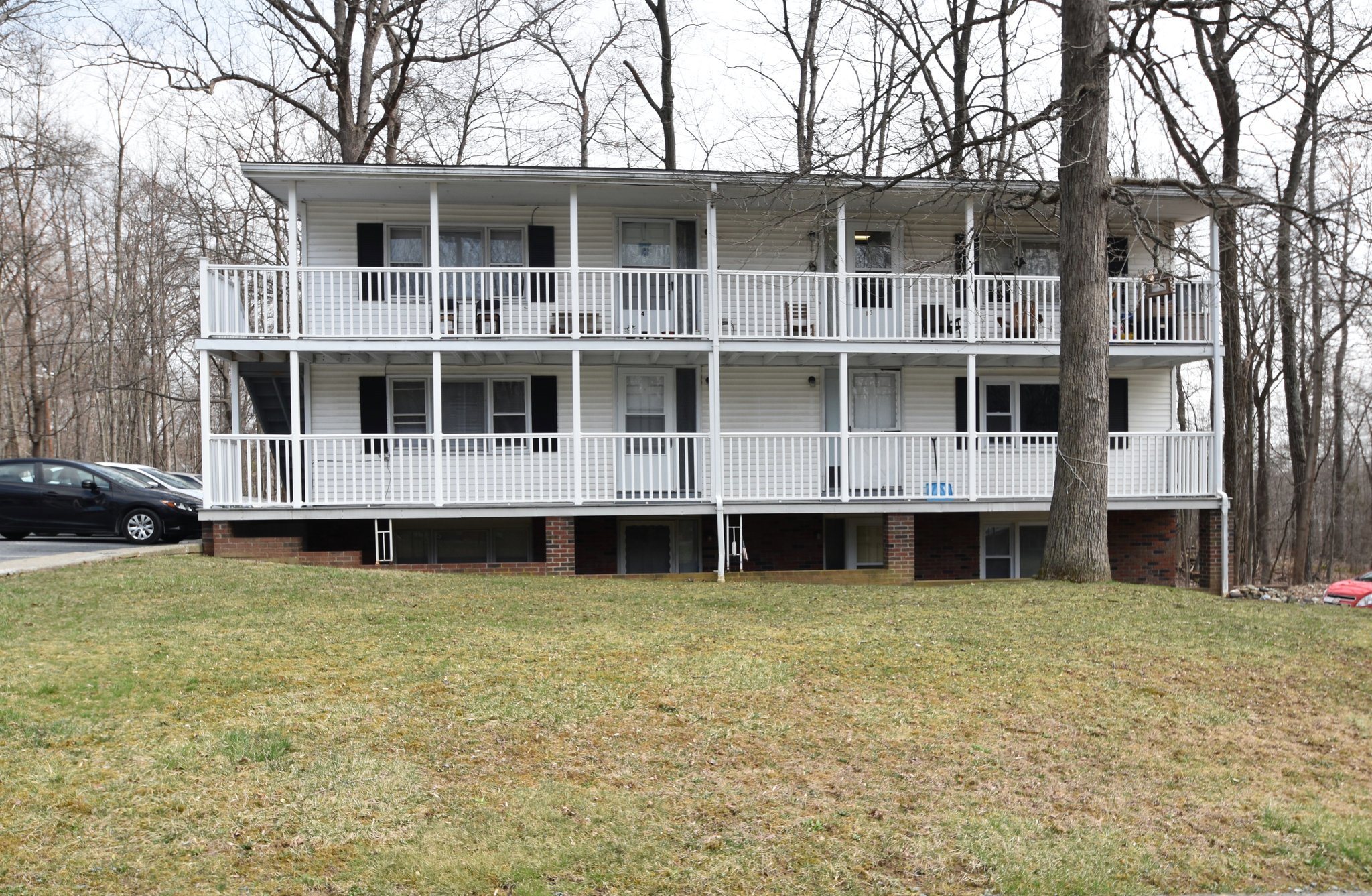 Wind Gap Apartment: 10 Oakwood Drive