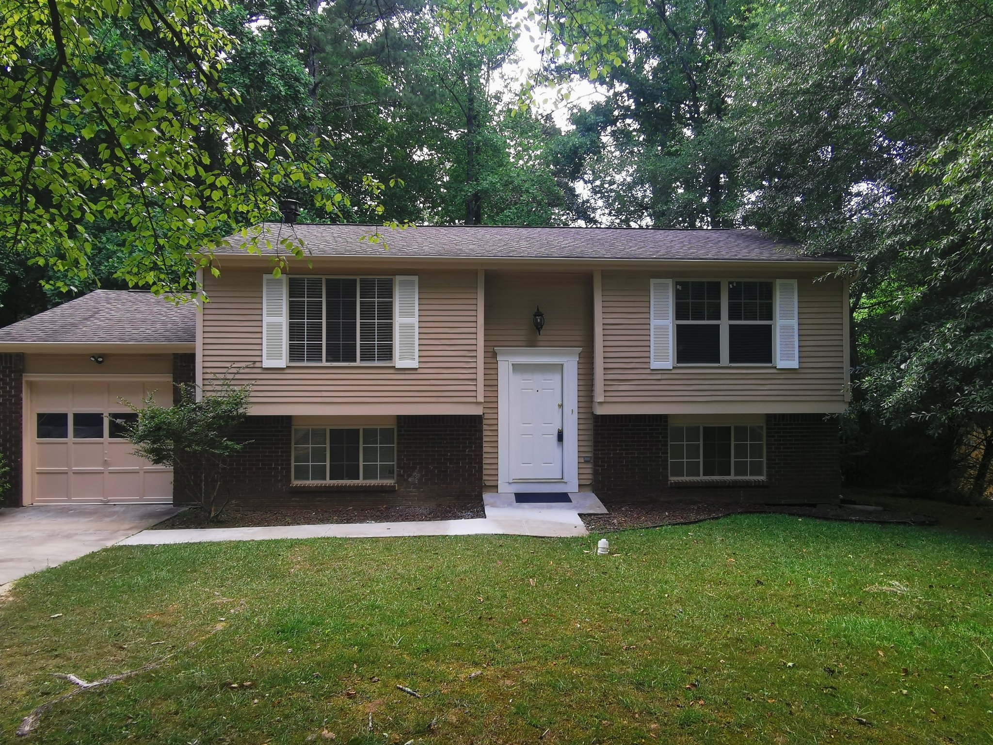 Roswell House: 250 Sheringham Drive