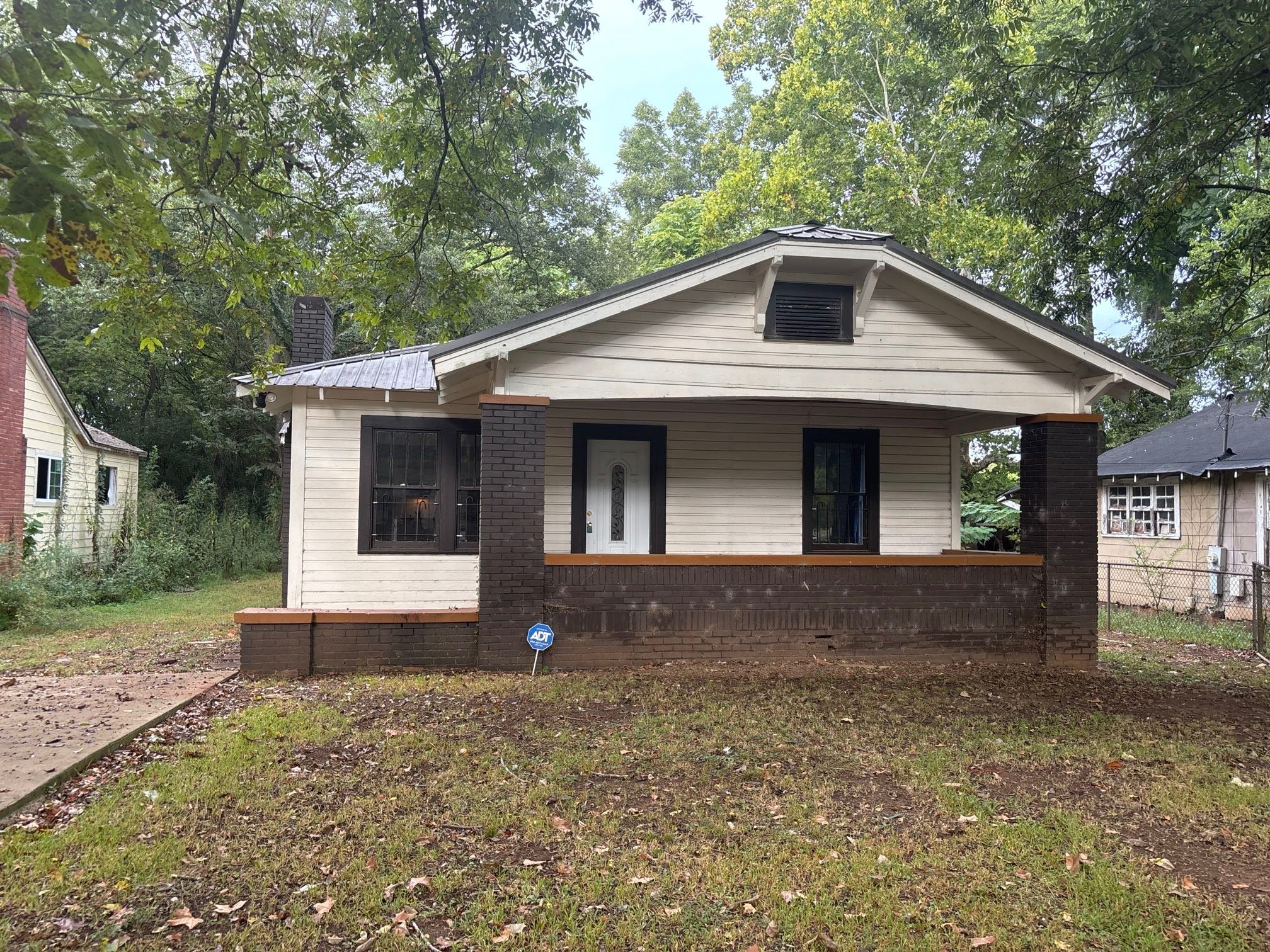 Birmingham House: 1608 28th st sw