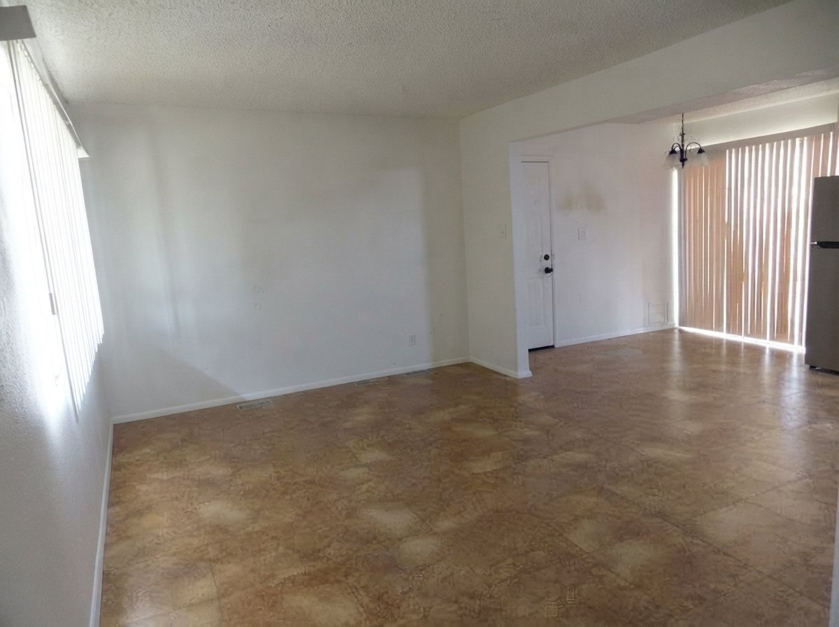 Tempe House: 1539 W Huntington Dr