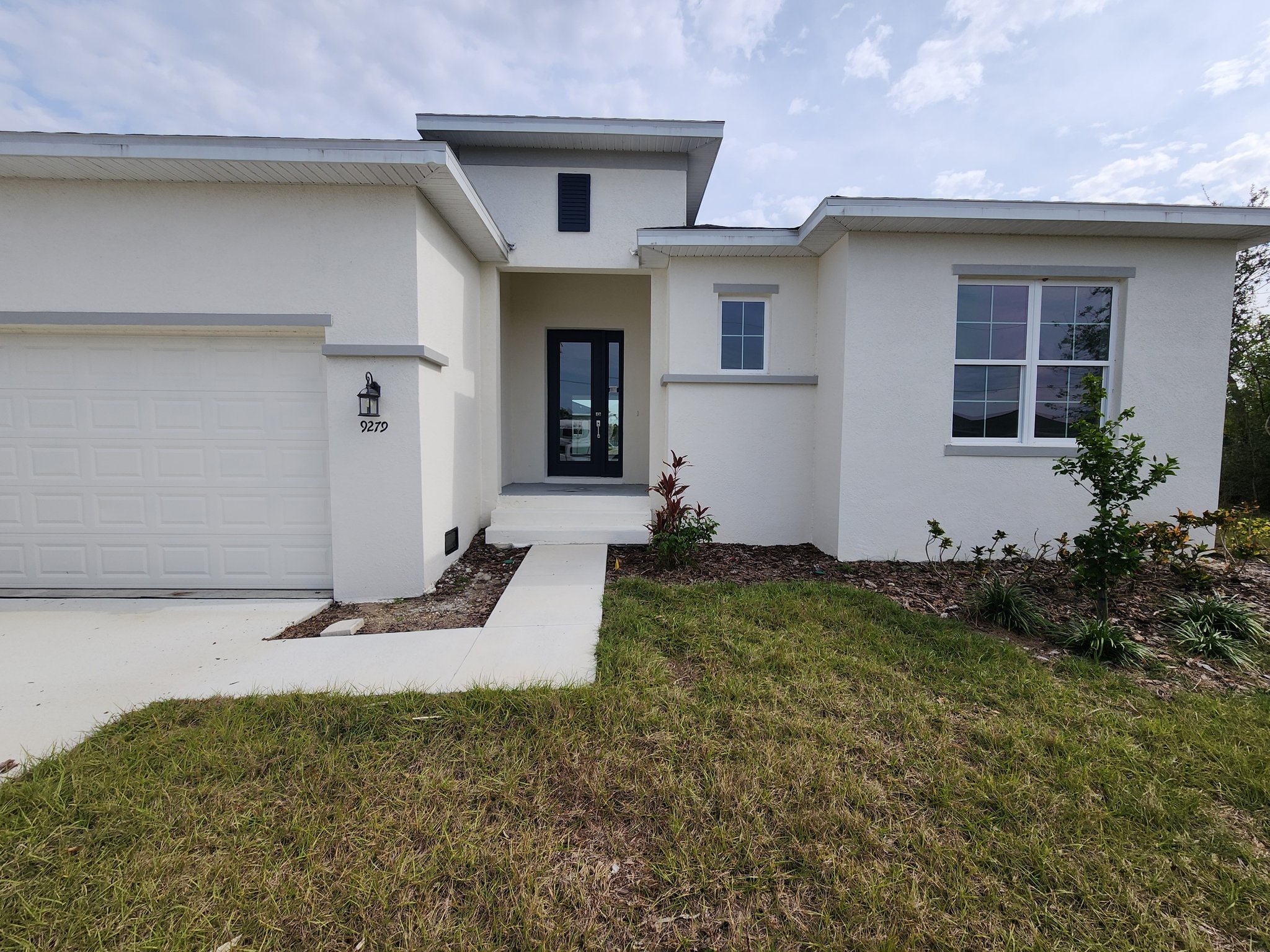 Port Charlotte House: 9279 Rosebud Cir