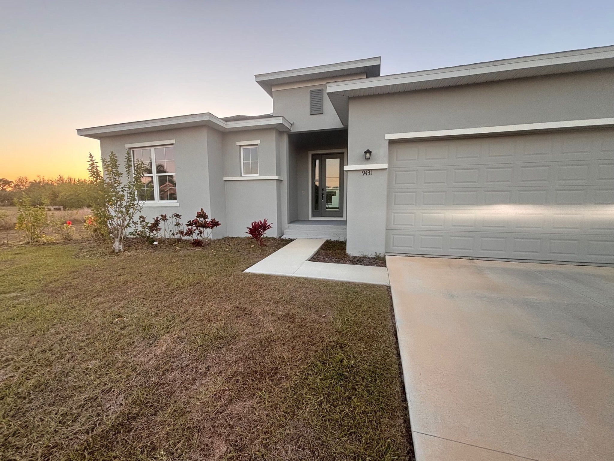Port Charlotte House: 9431 Rosebud Cir